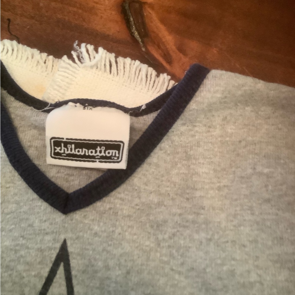 Xhilaration Heather Gray V-Neck Tee with Navy Trim 3 pcs